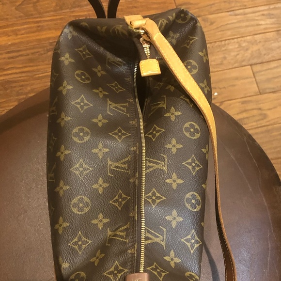 Gorgeous Sharon Stone Louis Vuitton hobo style! - Picture 4 of 10